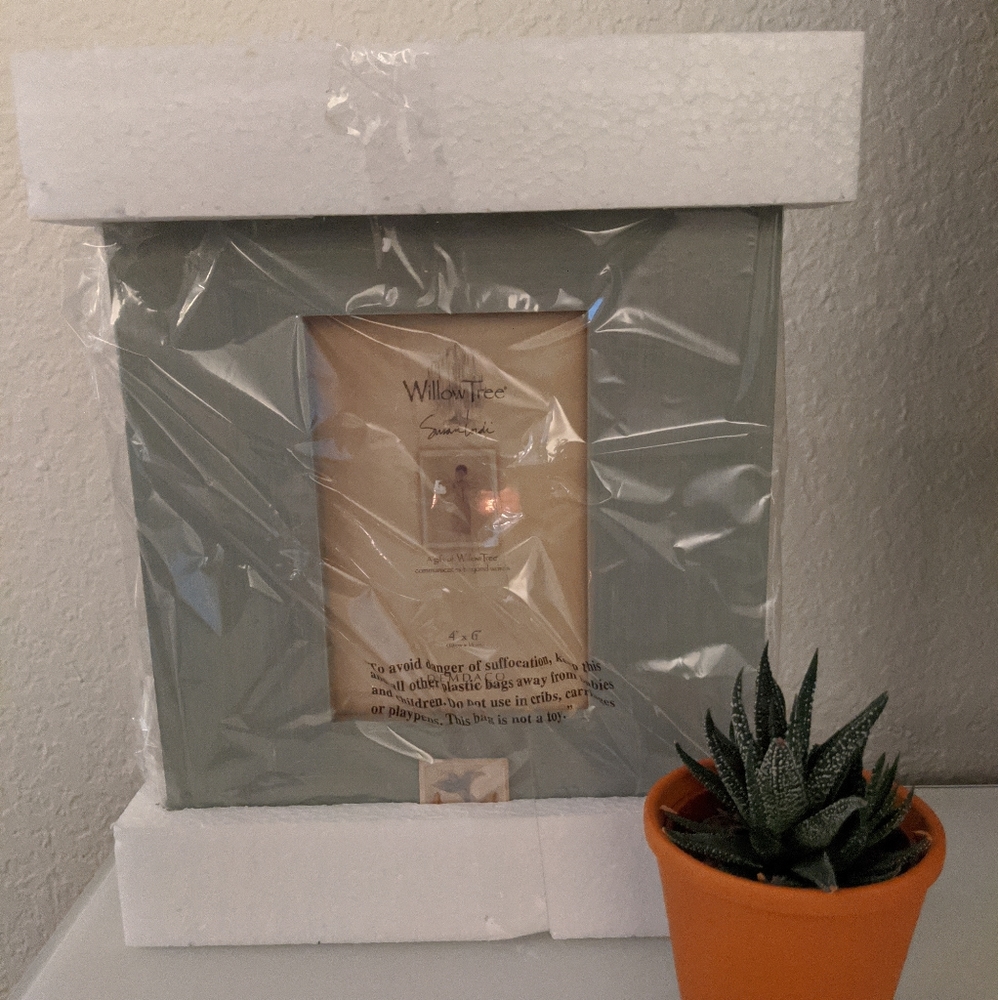 Willow Tree 4"x6" wooden photo frame